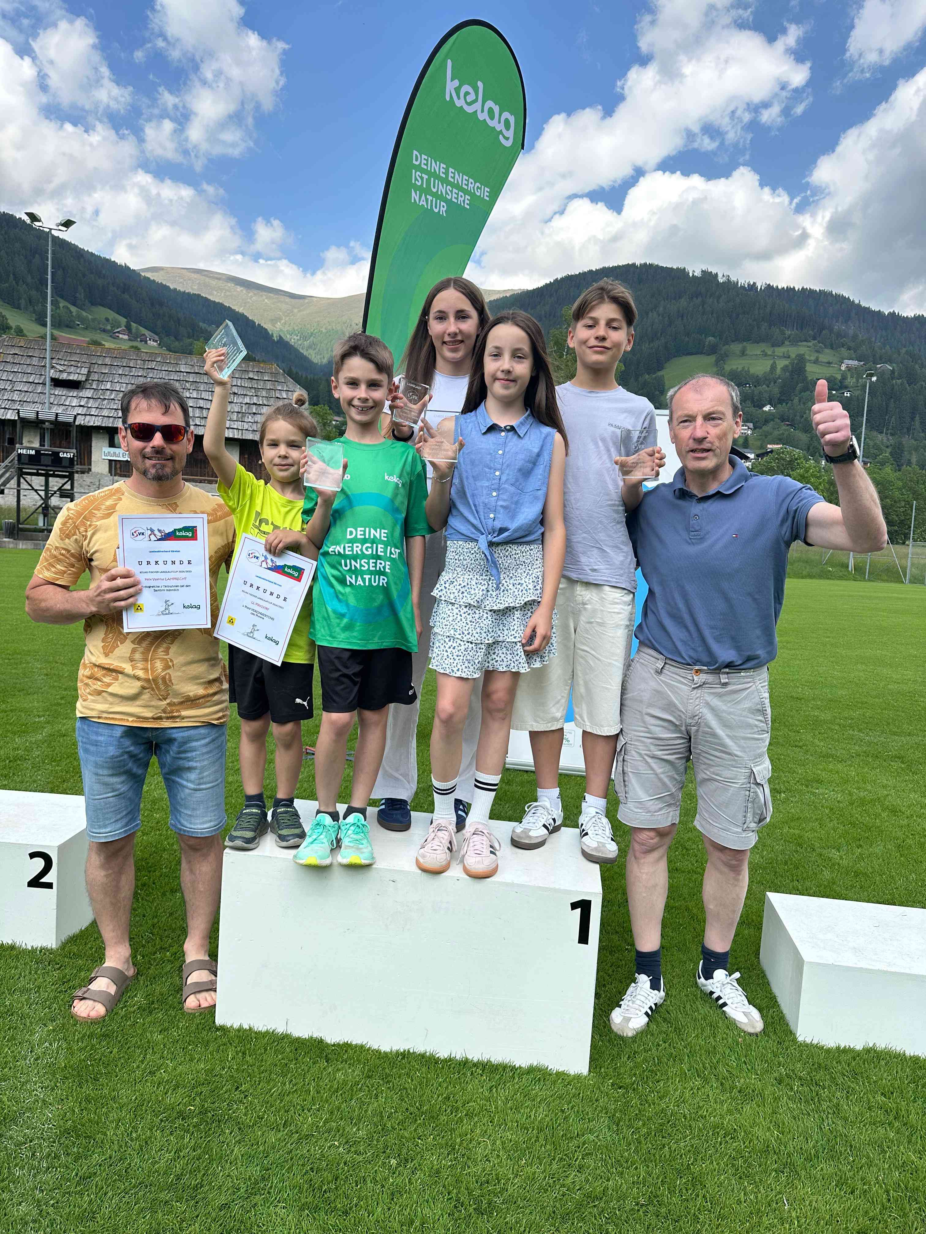 Robert Poppernitsch ( sportlicher Leiter), Juch Simon, Juch Tobias, Skuk Julia u. Helena, Paul Poppernitsch u. Josef Skuk von links.jpg